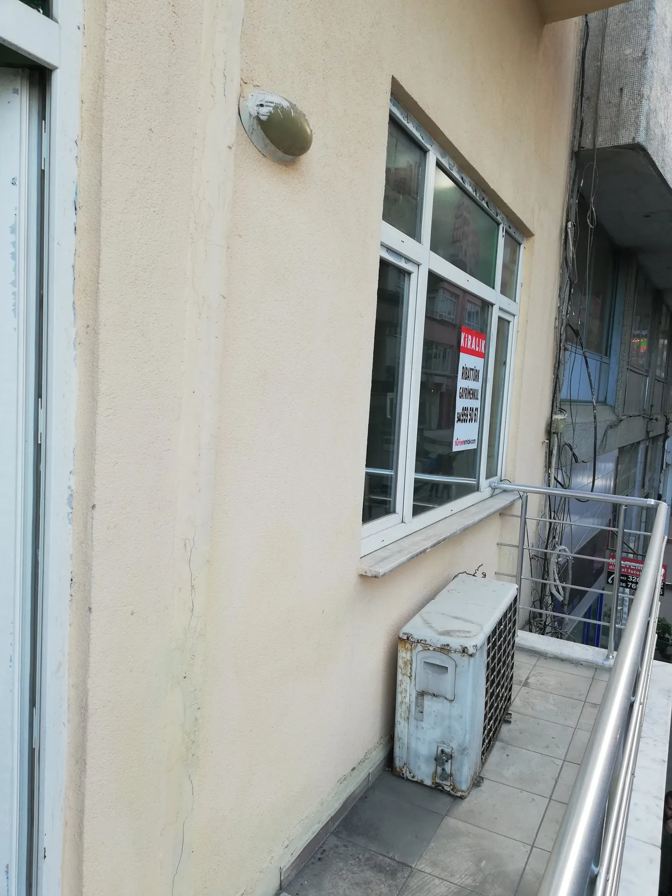 TRABZON / ORTAHİSAR MEYDAN da KİRALIK 3+1 BALKON lu OFİS — görsel 2
