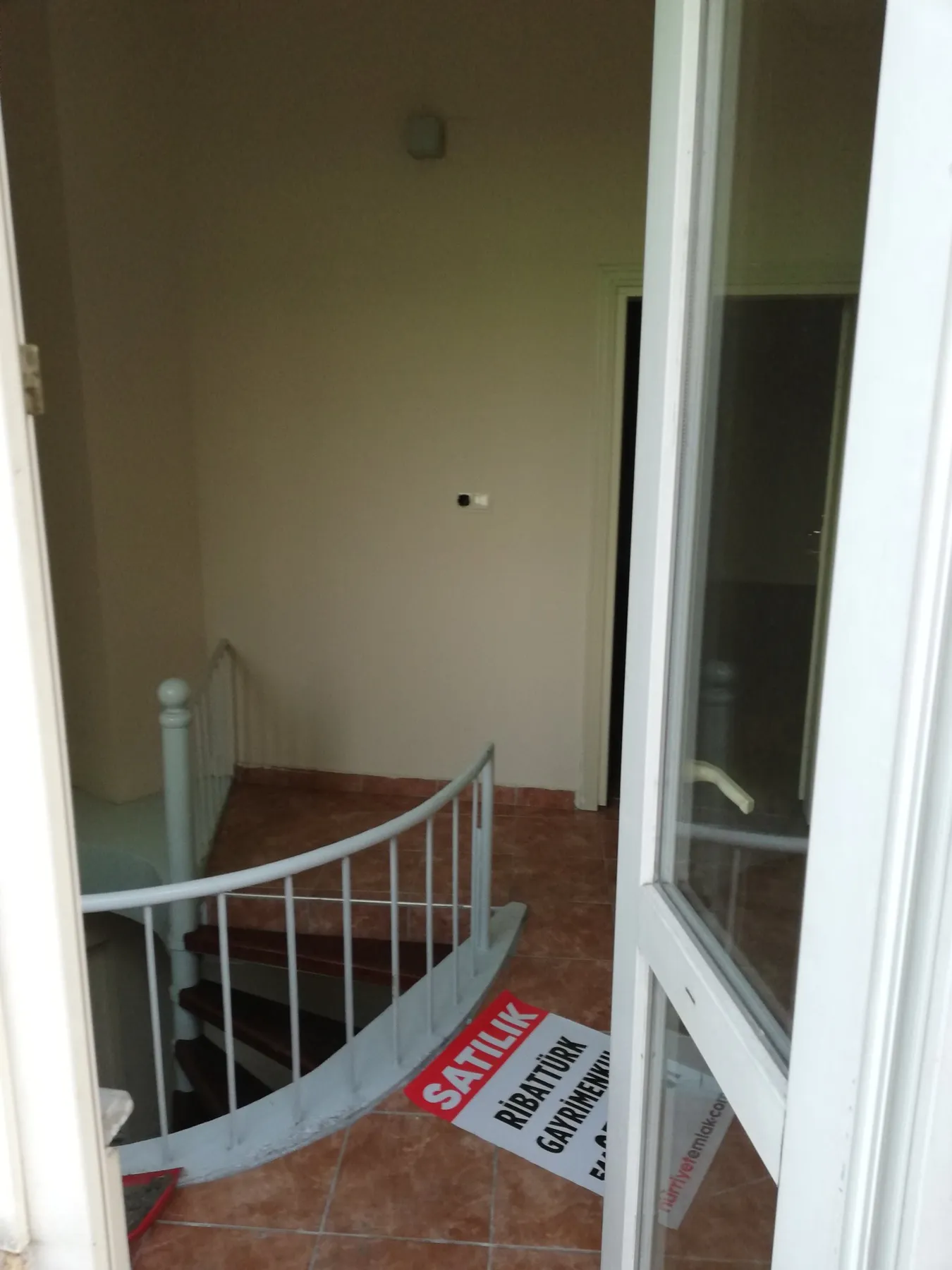 TRABZON / ORTAHİSAR MEYDAN da KİRALIK 3+1 BALKON lu OFİS — görsel 6