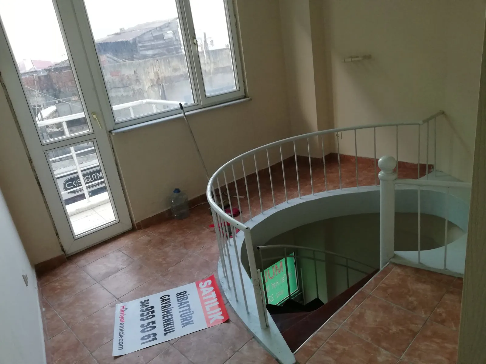 TRABZON / ORTAHİSAR MEYDAN da KİRALIK 3+1 BALKON lu OFİS — görsel 8