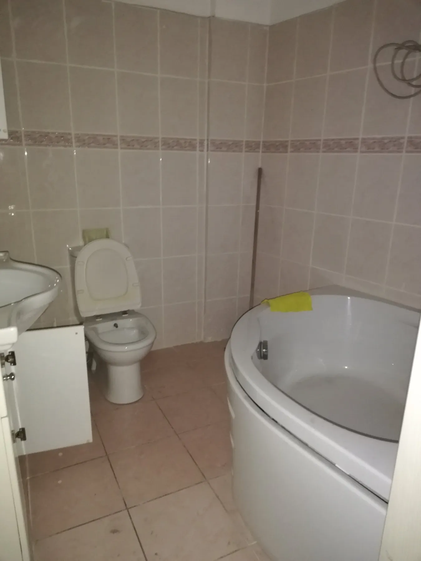 TRABZON / ORTAHİSAR MEYDAN da KİRALIK 3+1 BALKON lu OFİS — görsel 1