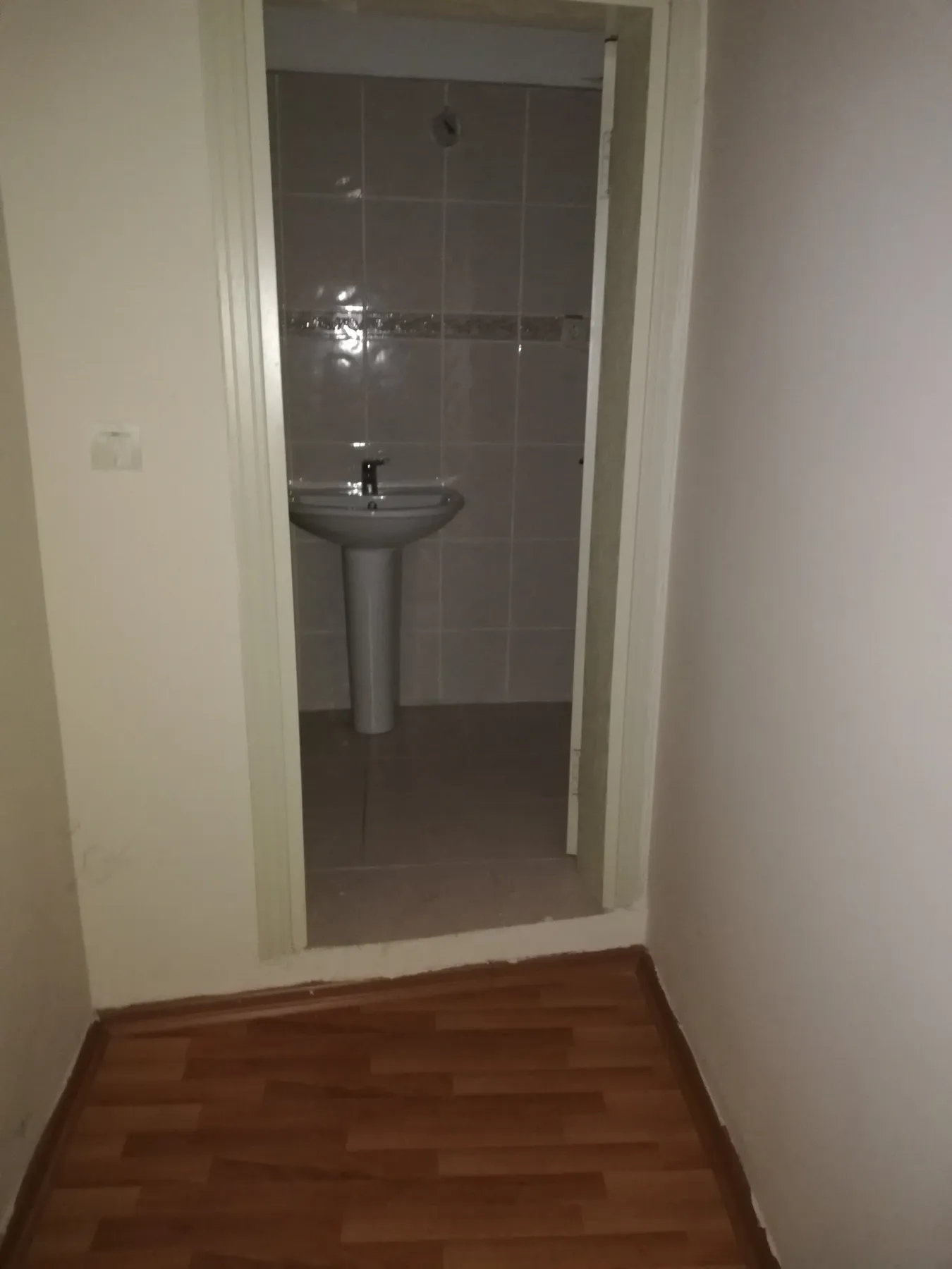 TRABZON / ORTAHİSAR MEYDAN da KİRALIK 3+1 BALKON lu OFİS — görsel 3