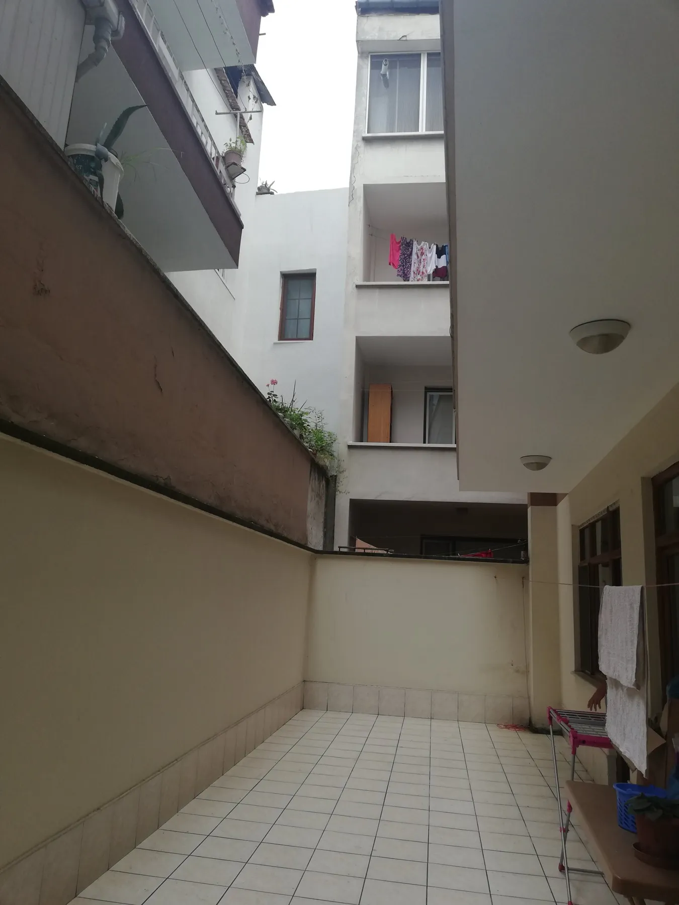 TRABZON / ORTAHİSAR AYASOFYA Mah .de TEMİZ MASRAFSIZ 3+1 155 M2 KENDİNE AİT BAHÇELİ SATILIK DAİRE — görsel 5