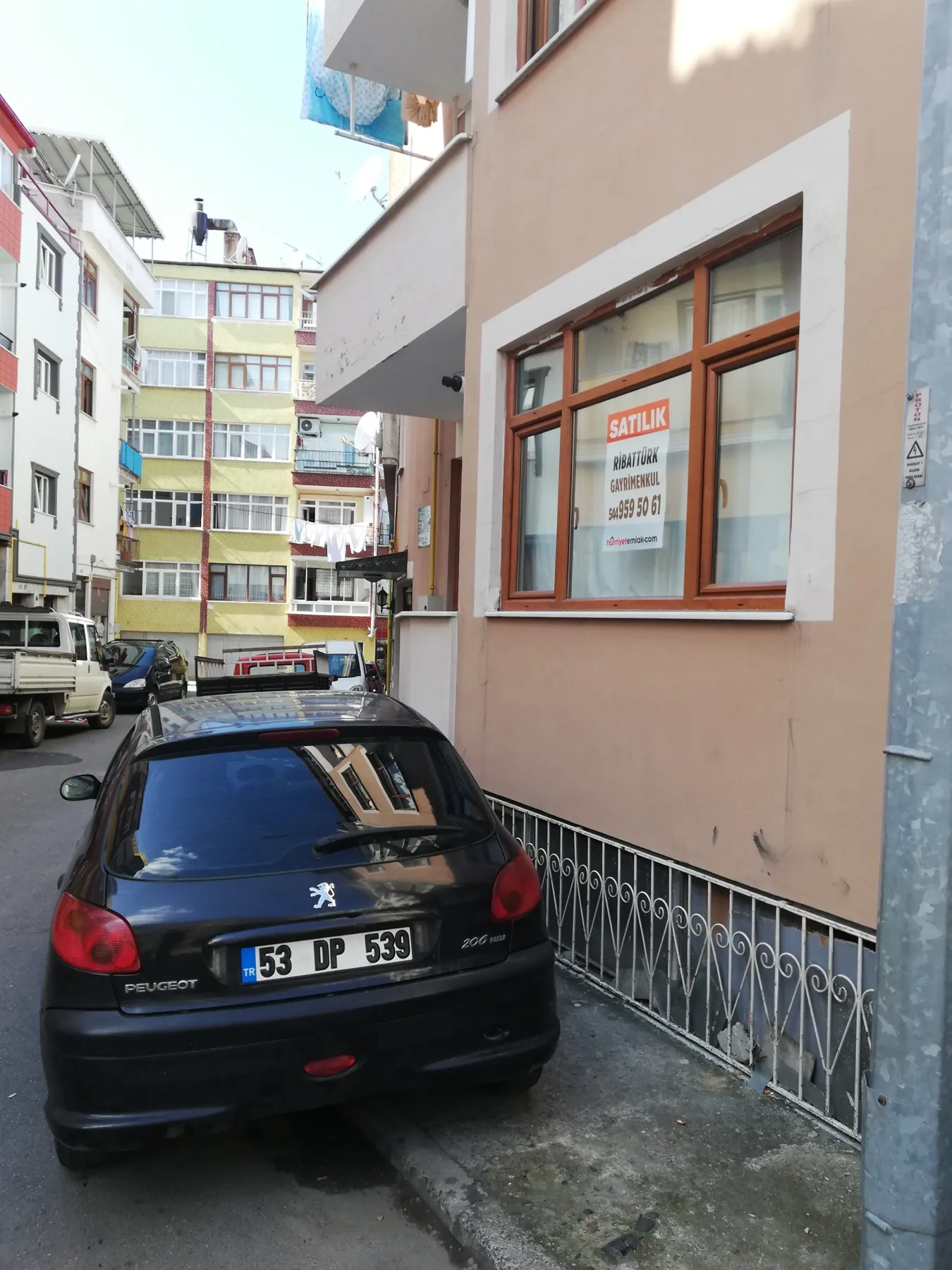 TRABZON / ORTAHİSAR AYASOFYA Mah .de TEMİZ MASRAFSIZ 3+1 155 M2 KENDİNE AİT BAHÇELİ SATILIK DAİRE