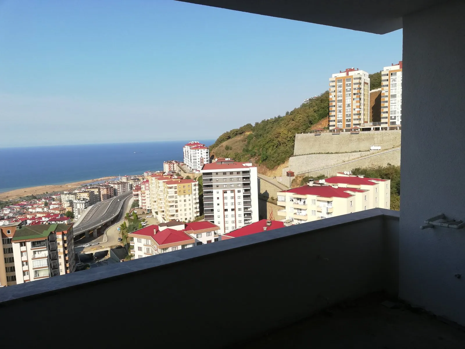 TRABZON/ORTAHİSAR BEŞİRLİ Mah.de SÜPER FİYAT SÜPER PROJE FULL DENİZ MANZARA -3+1-174 M2 8.KAT — görsel 3