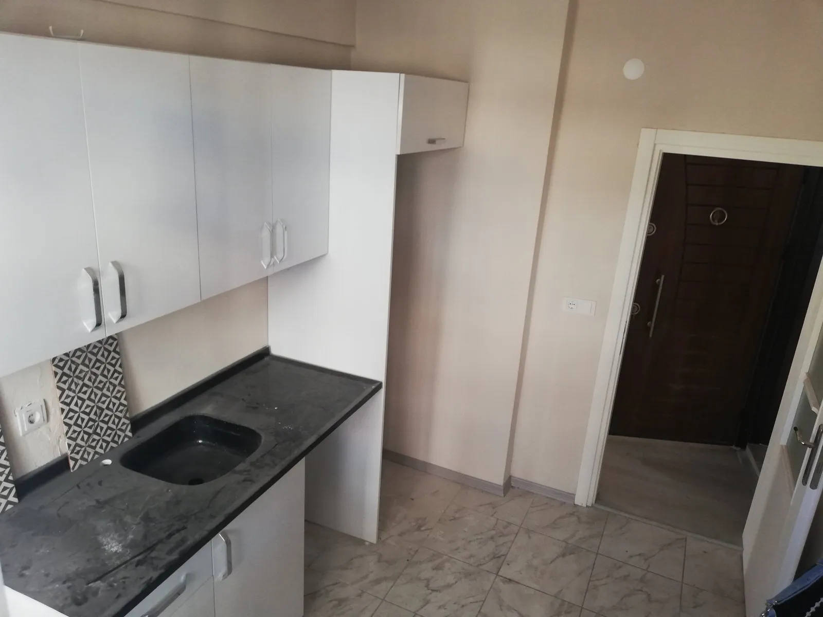 Trabzon Ortahisar Meydan Bölgesinde 2+1 Satılık Doğalgazlı  Yüksek Giriş Daire — görsel 5