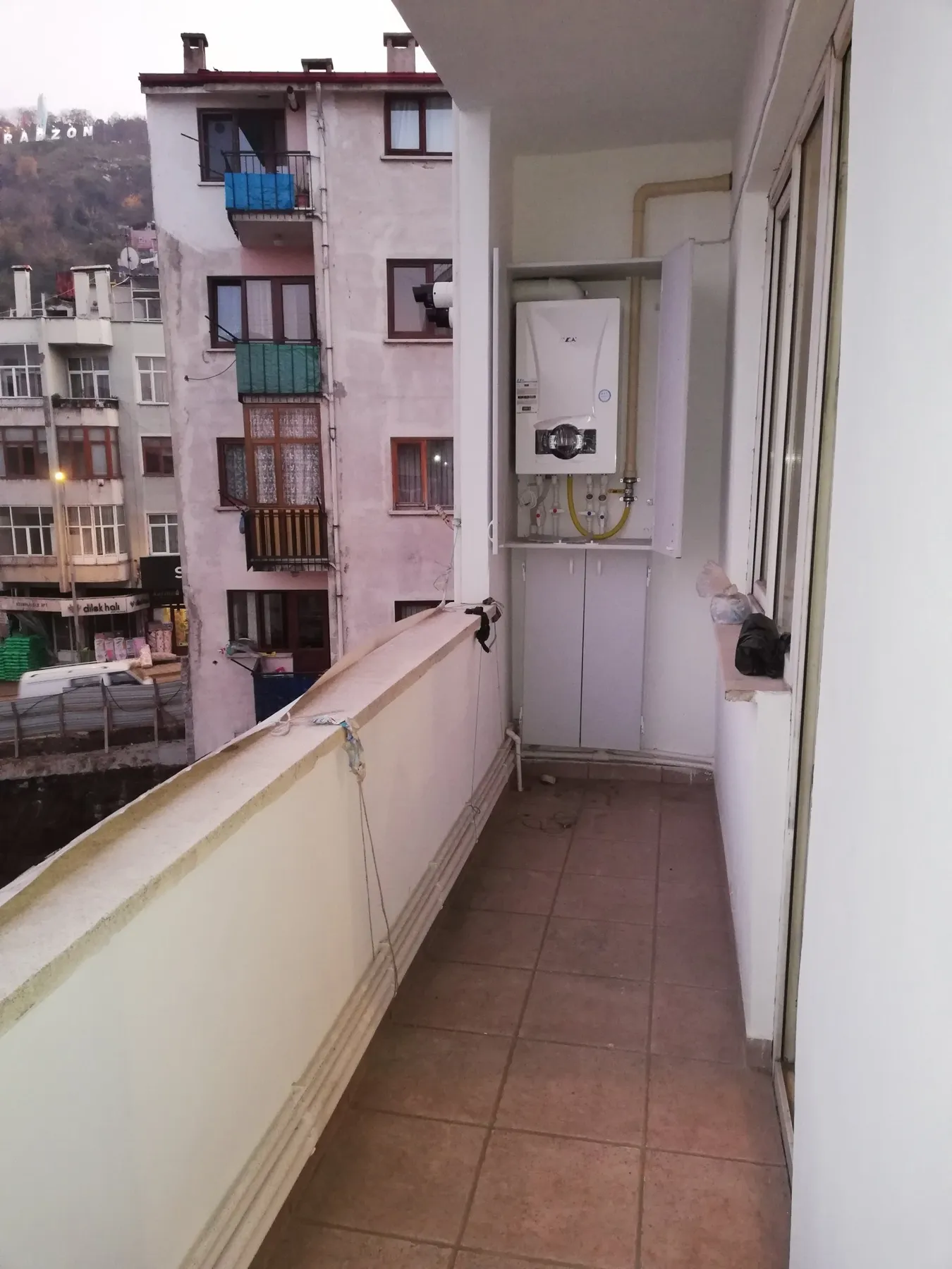 TRABZON / ORTAHİSAR GAZİPAŞA Mah. de Boztepe Yolunda 3+1 KİRALIK DOĞALGAZLI ASANSÖRLÜ DAİRE — görsel 5