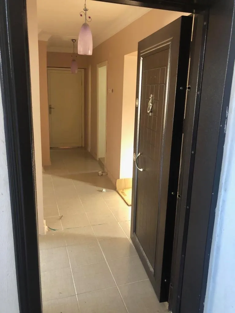 AKÇAABAT CEZAEVİ KARŞISINDA SATILIK 2+1 90 M2 4. KAT DENİZ MANZARALI 95.000 TL — görsel 8