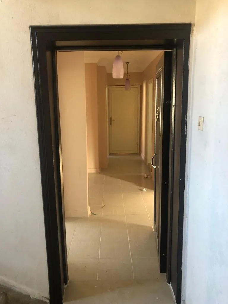 AKÇAABAT CEZAEVİ KARŞISINDA SATILIK 2+1 90 M2 4. KAT DENİZ MANZARALI 95.000 TL — görsel 2