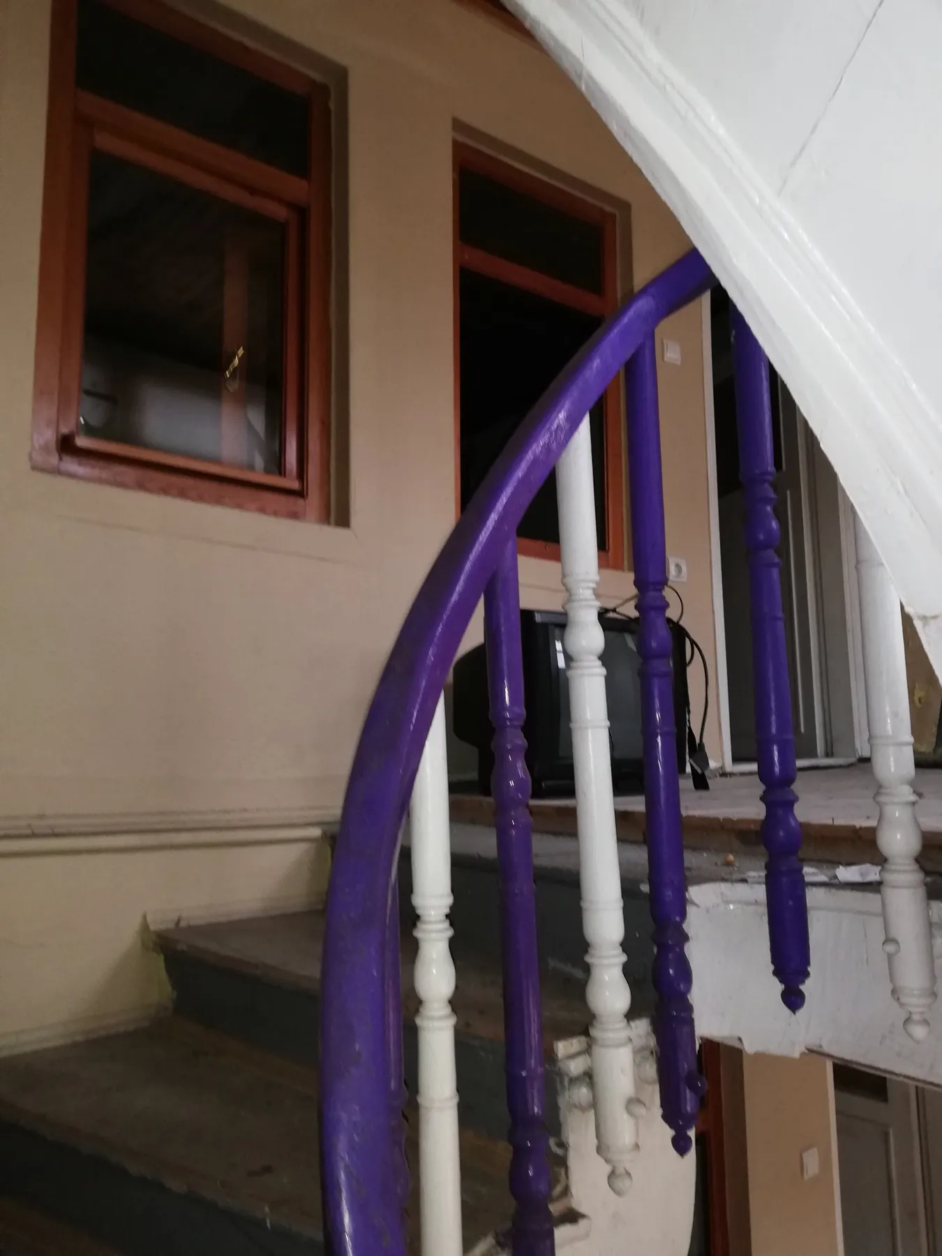TRABZON ORTAHİSAR da VARLIBAŞ / BÜYÜKŞEHİR BELEDİYE YANINDA SATILIK TARİHİ 4 KATLI BAHÇELİ KÖŞK , HERYER YIKILACAK BU KÖŞK KALACAK — görsel 18