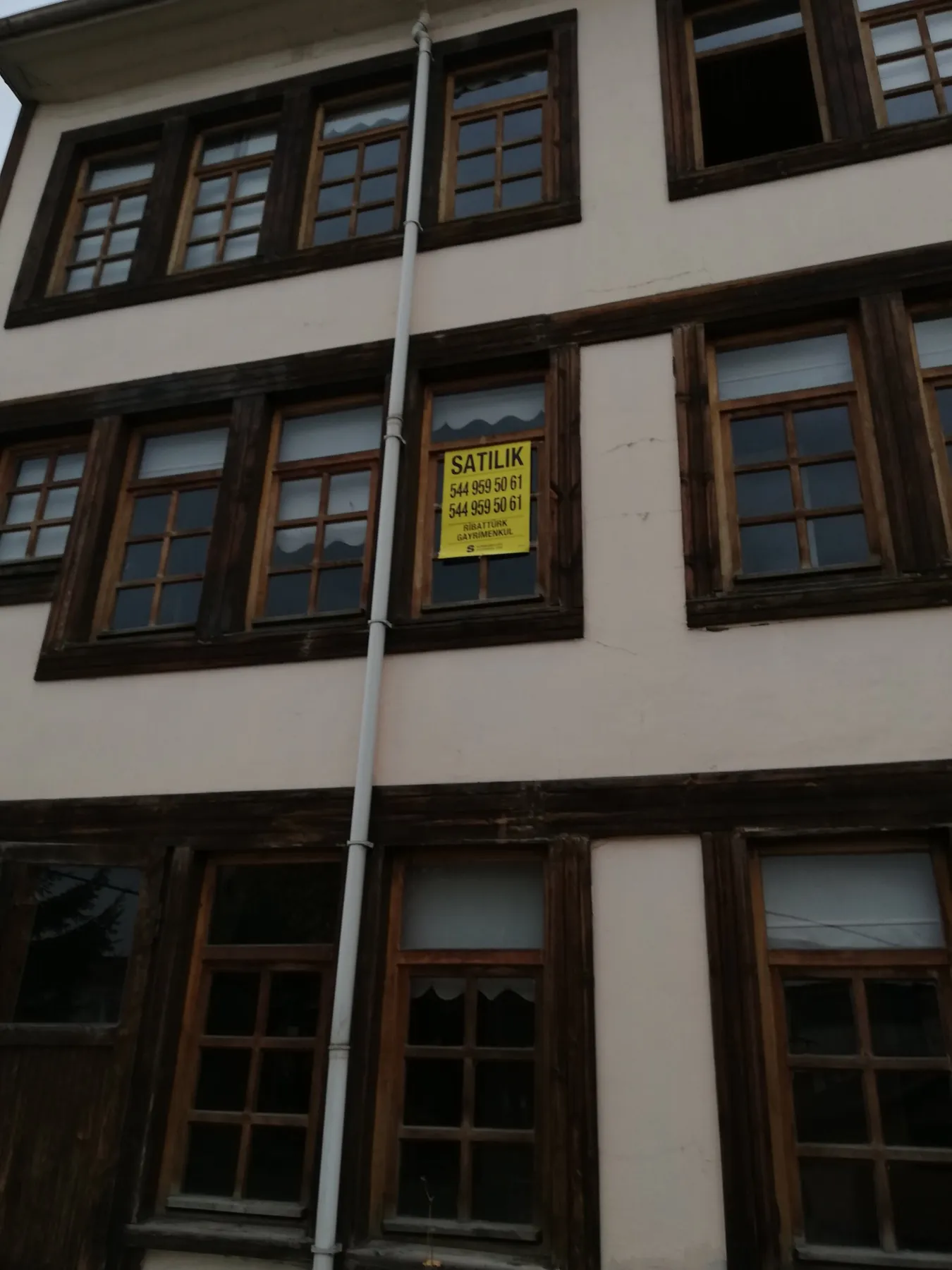 TRABZON ORTAHİSAR da VARLIBAŞ / BÜYÜKŞEHİR BELEDİYE YANINDA SATILIK TARİHİ 4 KATLI BAHÇELİ KÖŞK , HERYER YIKILACAK BU KÖŞK KALACAK — görsel 25