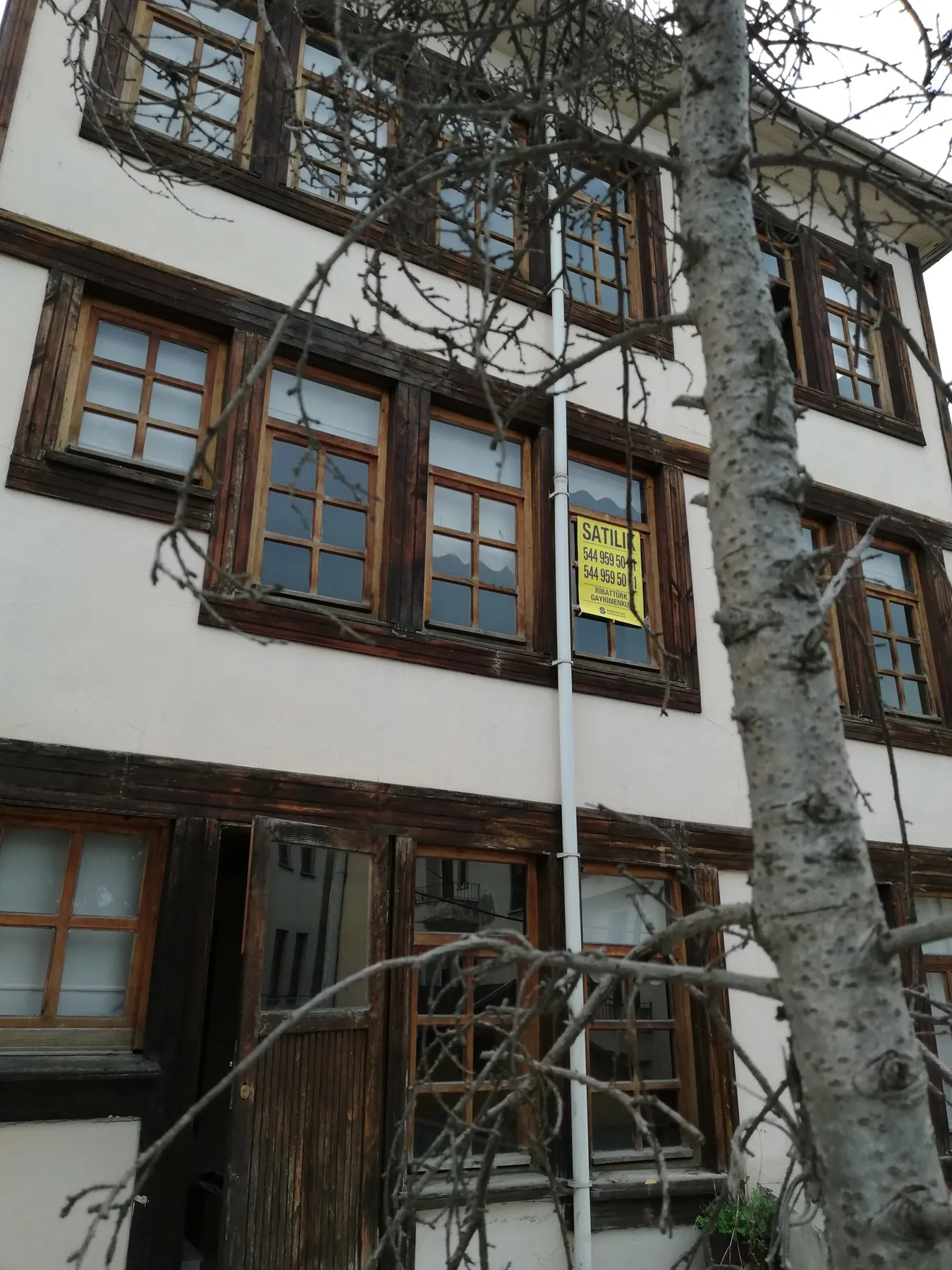 TRABZON ORTAHİSAR da VARLIBAŞ / BÜYÜKŞEHİR BELEDİYE YANINDA SATILIK TARİHİ 4 KATLI BAHÇELİ KÖŞK , HERYER YIKILACAK BU KÖŞK KALACAK — görsel 30