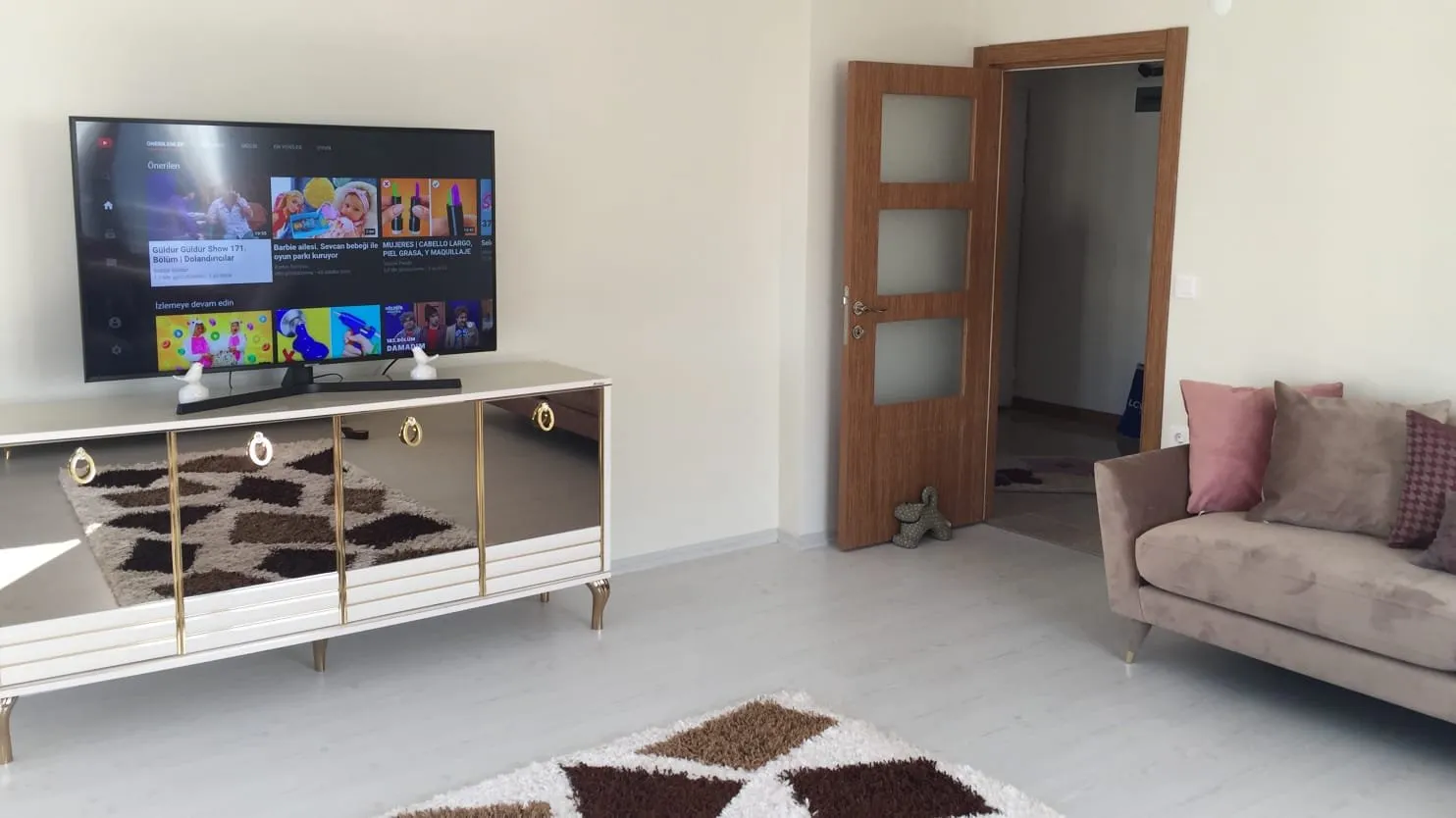 SATILIK , TRABZON ORTAHİSAR ÇUKURÇAYI MAH.de VADİKENT GÖKTÜRK SİTELERİ  3+1, 165 M2 , 5.KAT , MERKEZİ KONUMDA , CAM BALKONLU , DOĞALGAZLI , UYGUN FİYATLI , KAÇMAZ BİR DAİRE — görsel 5