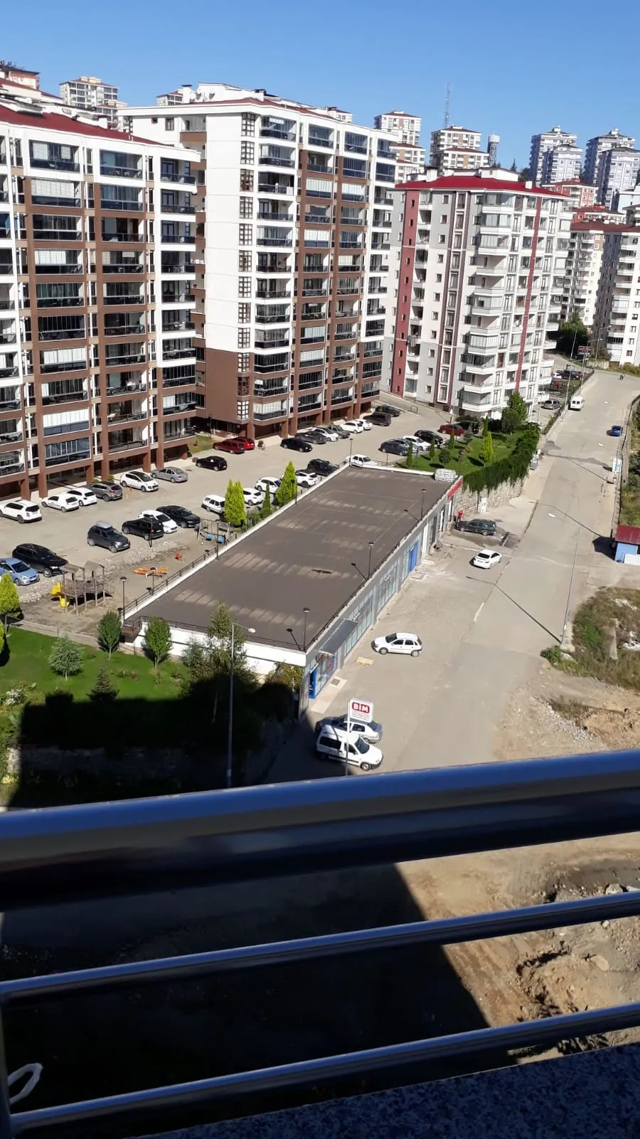 SATILIK , TRABZON ORTAHİSAR ÇUKURÇAYI MAH.de VADİKENT GÖKTÜRK SİTELERİ  3+1, 165 M2 , 5.KAT , MERKEZİ KONUMDA , CAM BALKONLU , DOĞALGAZLI , UYGUN FİYATLI , KAÇMAZ BİR DAİRE — görsel 5