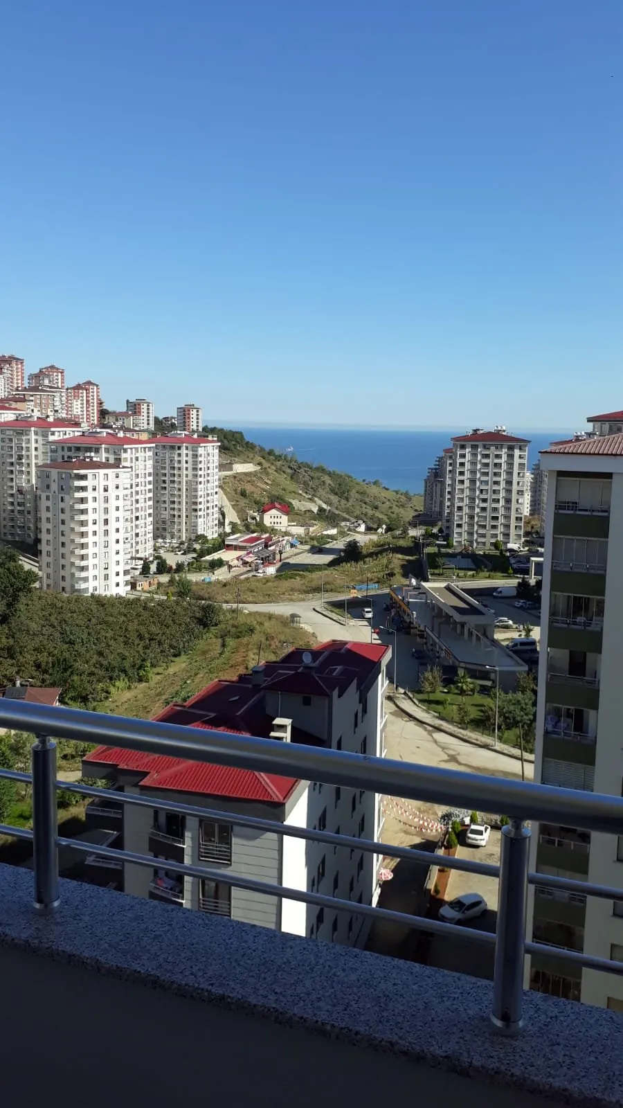 SATILIK , TRABZON ORTAHİSAR ÇUKURÇAYI MAH.de VADİKENT GÖKTÜRK SİTELERİ  3+1, 165 M2 , 5.KAT , MERKEZİ KONUMDA , CAM BALKONLU , DOĞALGAZLI , UYGUN FİYATLI , KAÇMAZ BİR DAİRE