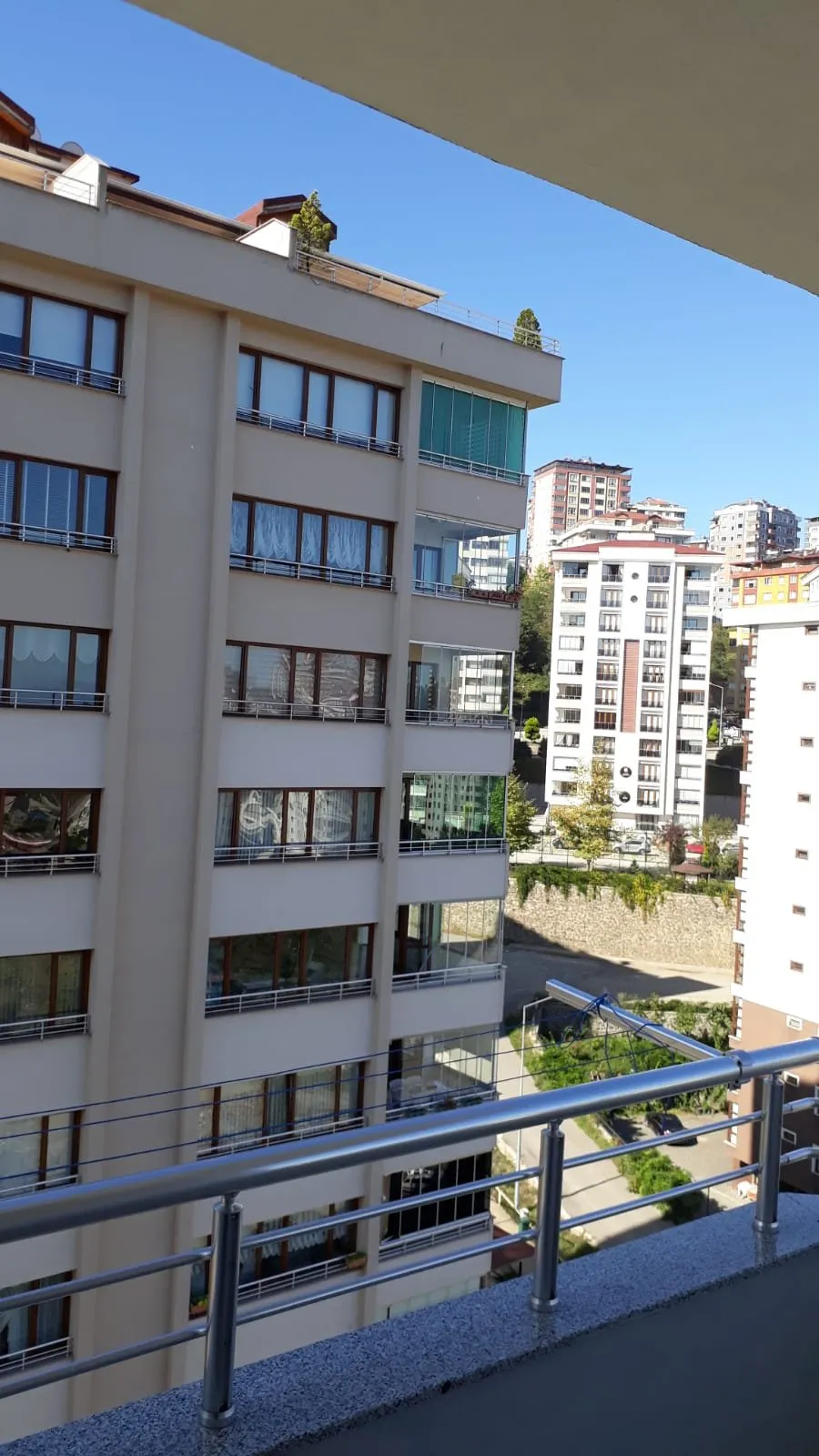 SATILIK , TRABZON ORTAHİSAR ÇUKURÇAYI MAH.de VADİKENT GÖKTÜRK SİTELERİ  3+1, 165 M2 , 5.KAT , MERKEZİ KONUMDA , CAM BALKONLU , DOĞALGAZLI , UYGUN FİYATLI , KAÇMAZ BİR DAİRE — görsel 7